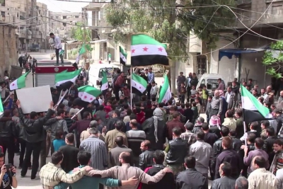 مظاهرات في الغوطة الشرقية تطالب بتوحد الفصائل ونصرة داريا وحلب